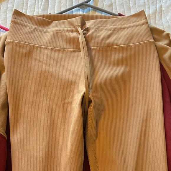 Fabletics Brown Leggings - Picture 2 of 4